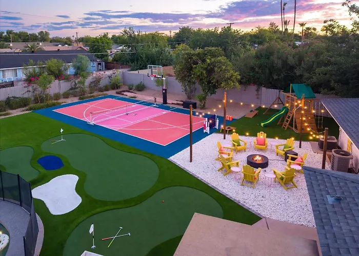 Holiday home Golf Simulator Pool Sports Court Sleeps 24 *