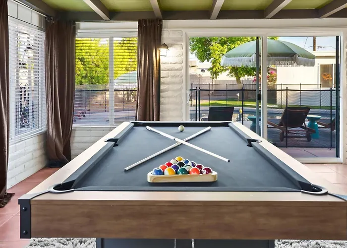 Holiday home Golf Simulator Pool Sports Court Sleeps 24 *