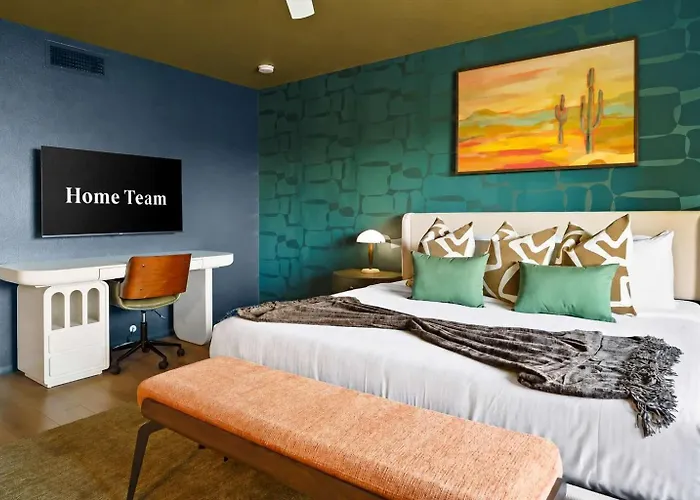 Golf Simulator Pool Sports Court Sleeps 24 * Mesa