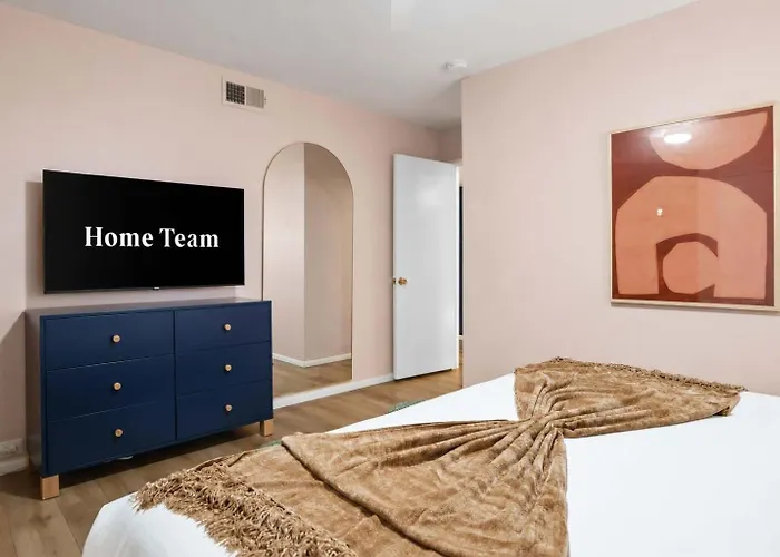 Holiday home Golf Simulator Pool Sports Court Sleeps 24
