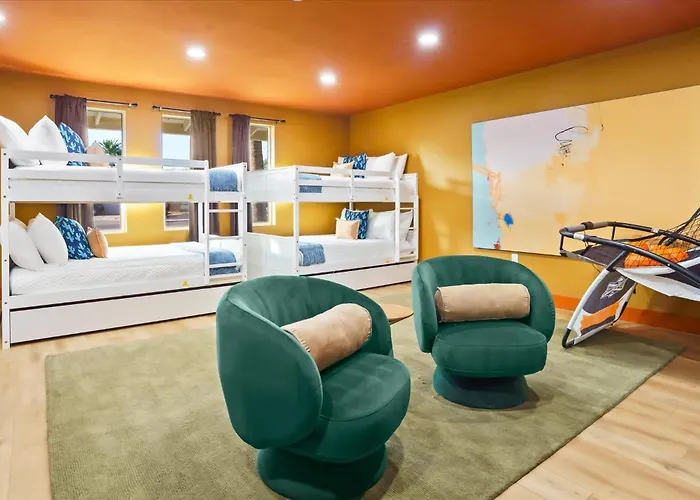 Golf Simulator Pool Sports Court Sleeps 24