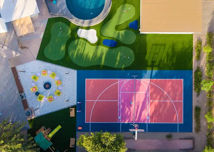 Holiday home Golf Simulator Pool Sports Court Sleeps 24 *